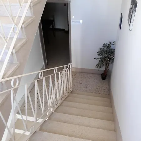 Seabreeze Guestrooms 4*