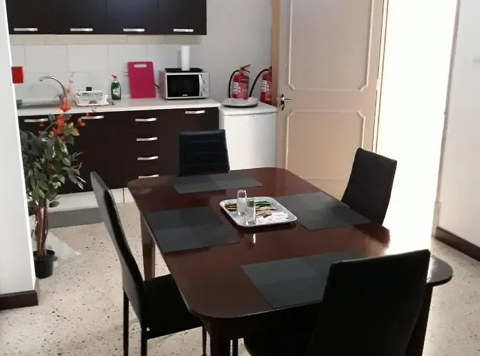 Seabreeze Guestrooms 4* Сент-Полс-Бей