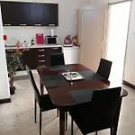 Seabreeze Guestrooms 4* 세인트폴스베이