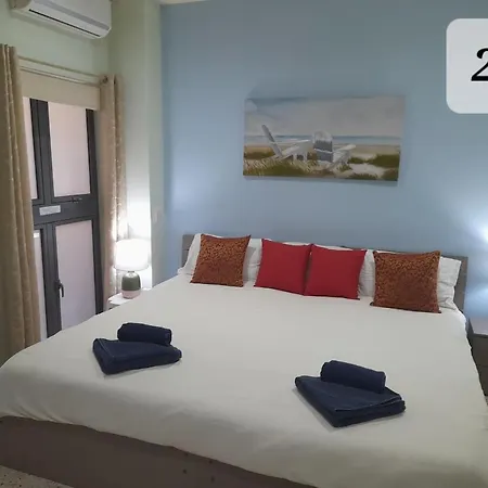 Seabreeze Guestrooms 4*