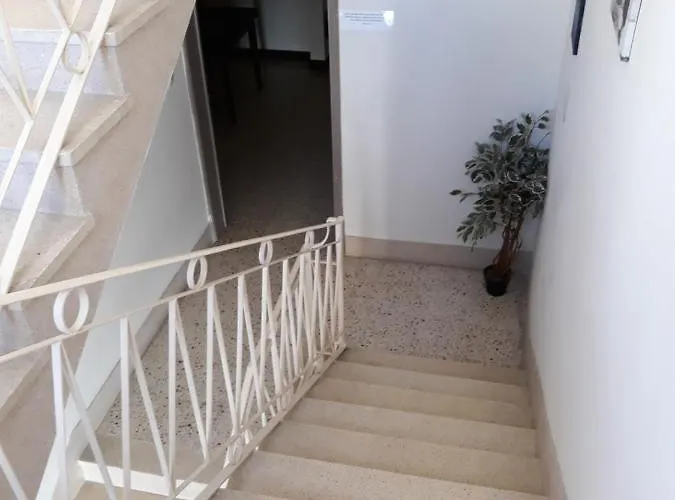 Seabreeze Guestrooms 4*