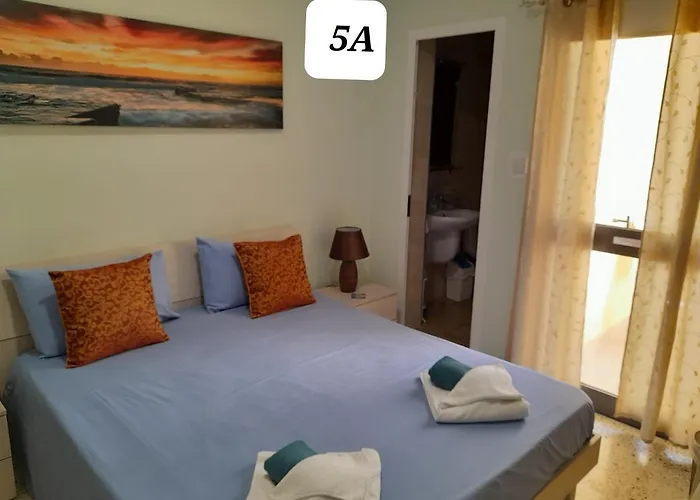 Seabreeze Guestrooms 4*